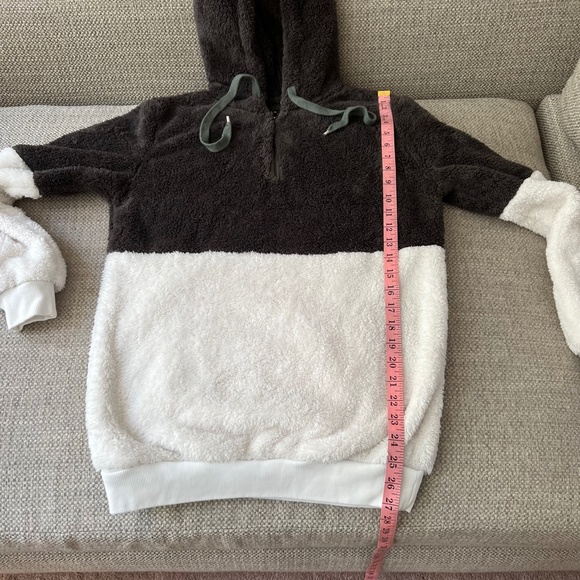 Brown and White Fleece Jacket Fuzzy Warm Pullover with Hood - Picture 9 of 10